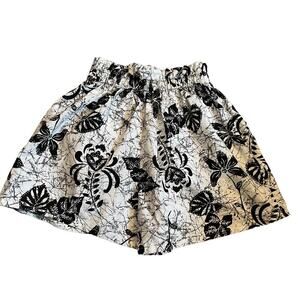 Vintage Mainsail black white floral high rise pull on shorts size small